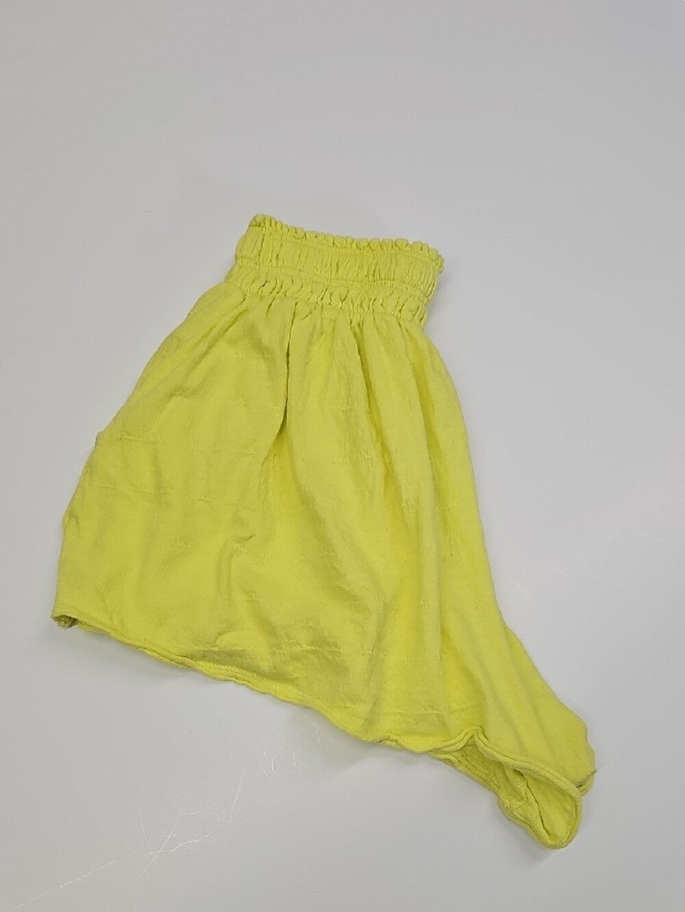Anthropologie High-Waist Smocked Shorts in Lemon Size Small - Picture 5 of 5